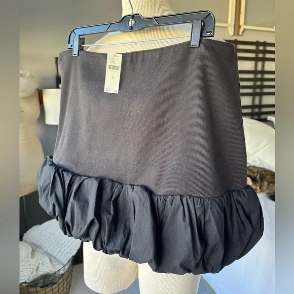 Anthropologie black bubble hem mini skirt, NWT size XL - Picture 3 of 12
